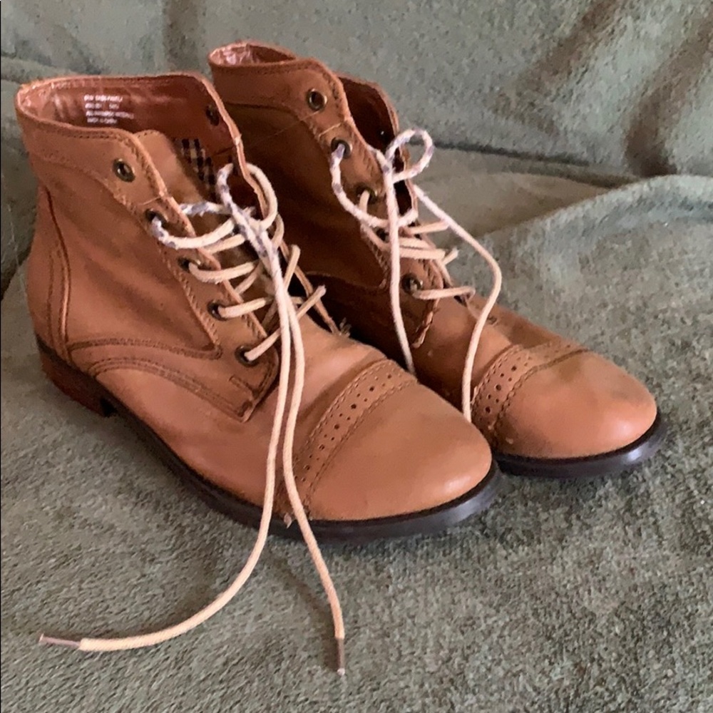 Dress shoes